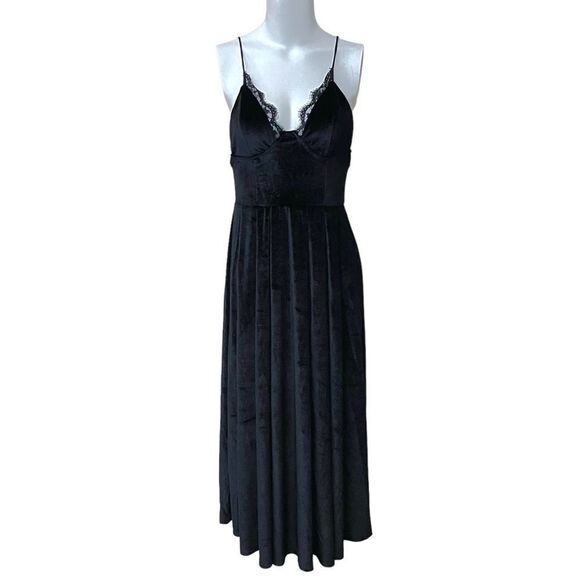 Black Velvet Sleeveless Midi Dress - Picture 1 of 9